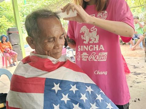 โครงการตัดผมฟรี ทำดีเพื่อพ่อ