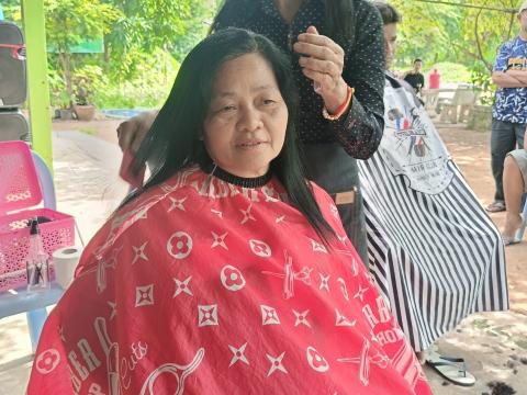 โครงการตัดผมฟรี ทำดีเพื่อพ่อ