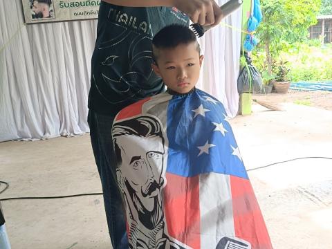 โครงการตัดผมฟรี ทำดีเพื่อพ่อ
