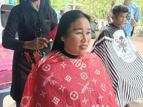 โครงการตัดผมฟรี ทำดีเพื่อพ่อ
