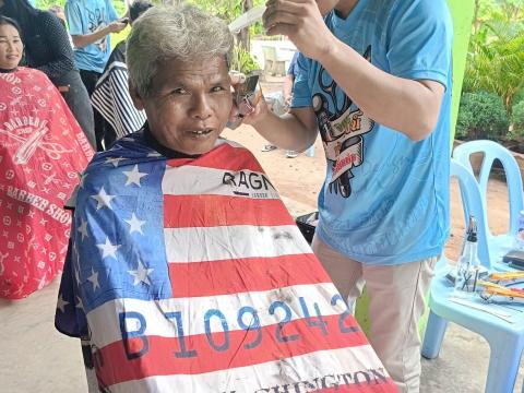 โครงการตัดผมฟรี ทำดีเพื่อพ่อ