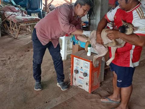 โครงการรณรงค์ฉีดวัคซีนป้องกันโรคพิษสุนัขบ้าฯ ประจำปีงบประมาณ 2568 (วันที่ 17 มีนาคม 2568 ณ บ้านหนองหมี หมู่ที่ 6)