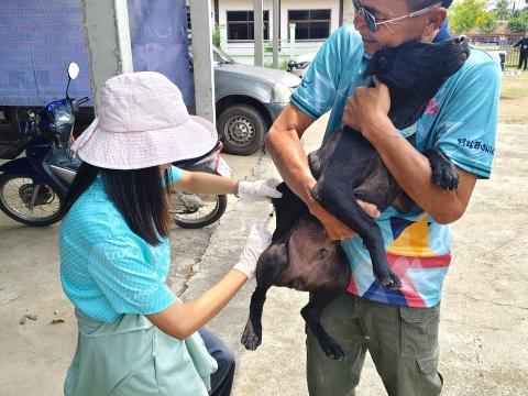โครงการรณงค์ฉีดวัคซีนป้องกันโรคพิษสุนัขบ้าฯ บ้านสมจิต หมู่ที่ 5
