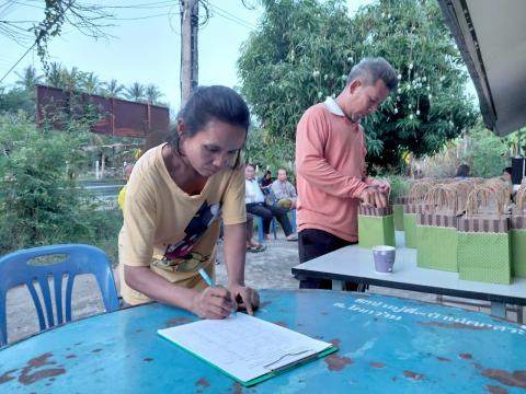 ประชาคมขอมติใช้ป่าชุมชนบ้านโคกสระเพื่อดำเนินการเป็นพื้นที่ "ป่าปกปัก" ในโครงการอนุรักษ์พันธุกรรมพืชอันเนื่องมาจากพระราชดำริ สมเด็จพระเทพรัตนราชสุดาฯสยามบรมราชกุมารี