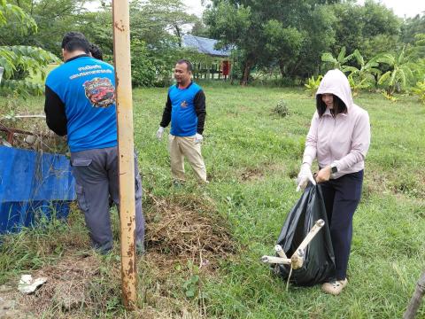 ลงพื้นที่เก็บขยะอันตราย เช่น หลอดไฟ ถ่านไฟฉาย ขวดสเปรย์ในพื้นที่ตำบลโคกว่านเพื่อนำไปกำจัดให้ถูกวิธี