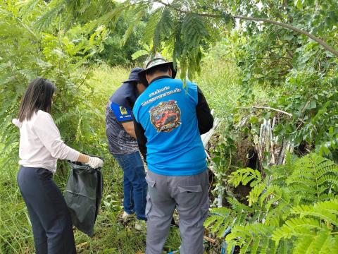 ลงพื้นที่เก็บขยะอันตราย เช่น หลอดไฟ ถ่านไฟฉาย ขวดสเปรย์ในพื้นที่ตำบลโคกว่านเพื่อนำไปกำจัดให้ถูกวิธี