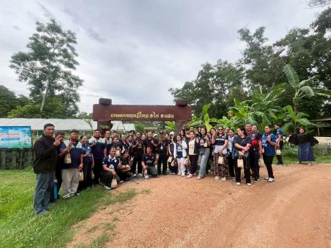 วันที่ 4 กรกฎาคม 2569 ศึกษาดูงานและรับฟังการบรรยายเรื่อง เศรษฐกิจพอเพียงและโคกหนองนาโมเดลของศูนย์ การเรียนรู้โครงการพระราชทานฯ จากเรือนจำชั่วคราวเขาไม้แก้ว