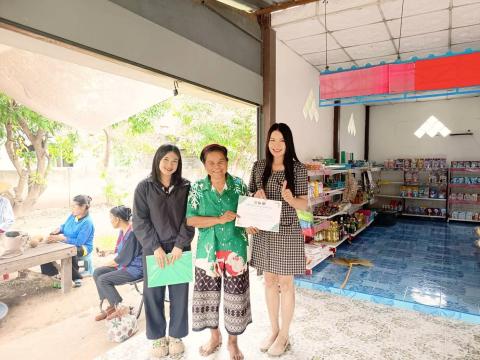 ลงพื้นที่เพื่อมอบเกียรติบัตรสำหรับร้านค้าที่เข้าร่วมโครงการลดละเลิกใช้โฟมและบรรจุภัณฑ์ชนิดพลาสติกใช้ครั้งเดียวทิ้ง (Single-use Plastics)