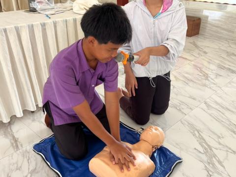 โครงการอบรมให้ความรู้เรื่อง การป้องกันและลดอุบัติเหตุทางถนนและปฐมพยาบาลเบื้องต้นและการช่วยฟื้นคืนชีพ (CPR)