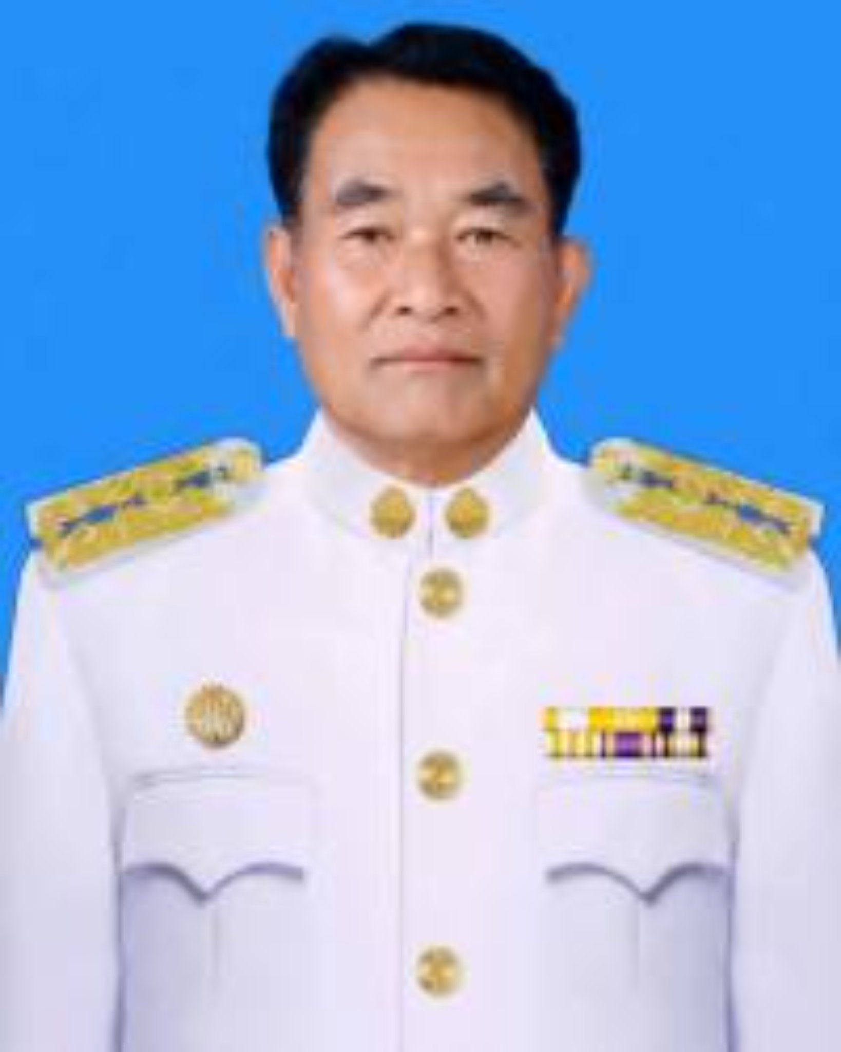 นายอุทิศ มุขประดับ